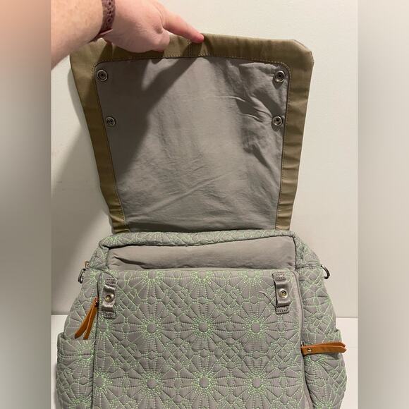 Petunia Pickle Bottom Boxy Backpack Diaper Bag Quilted Style Gray & Green Floral - Picture 3 of 6